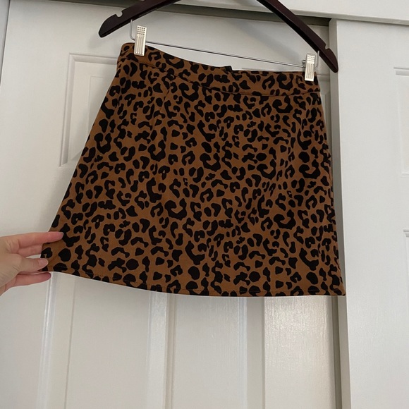 Cheetah skirt - Picture 2 of 3